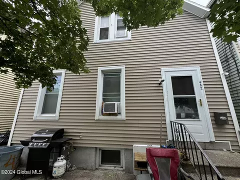432 3rd St, Albany, NY 12206