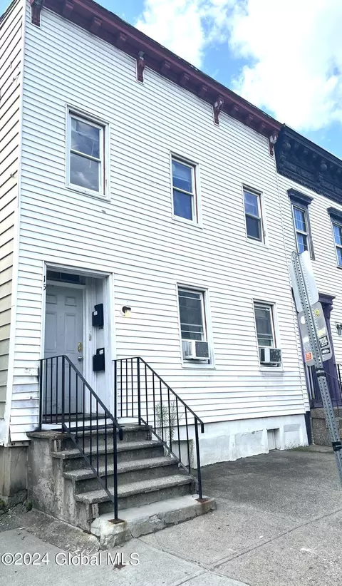 15 N Lake Ave, Albany, NY 12203
