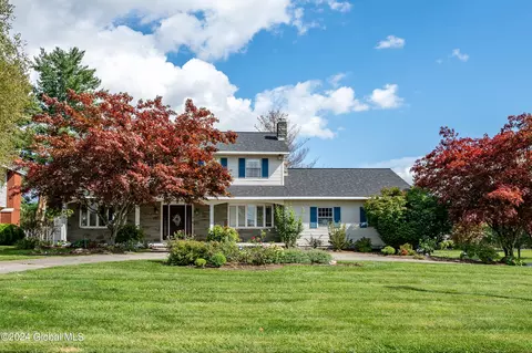 375 Mccormack Rd, Albany, NY 12208
