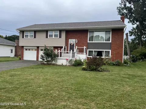 7 Joy Dr, Albany, NY 12211