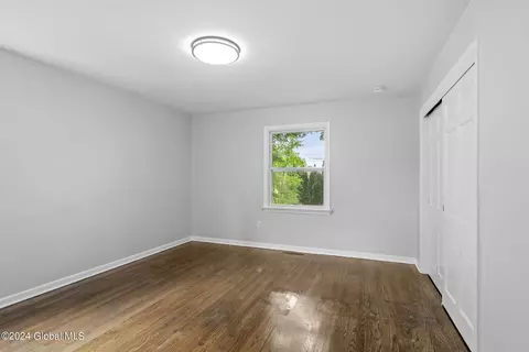 Bedroom - 9 Park Ln, Glenville, NY 12302 photo 1 of 5