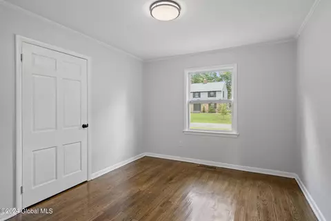 Bedroom - 9 Park Ln, Glenville, NY 12302 photo 5 of 5