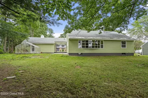Exterior - 9 Park Ln, Glenville, NY 12302 photo 4 of 5