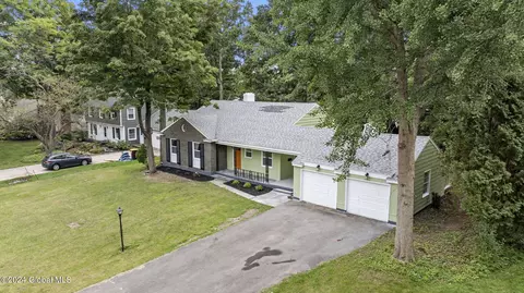 Exterior - 9 Park Ln, Glenville, NY 12302 photo 5 of 5