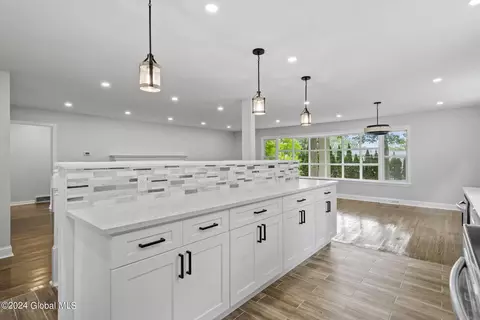 Kitchen - 9 Park Ln, Glenville, NY 12302 photo 4 of 4