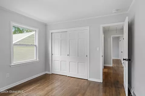 Bedroom - 9 Park Ln, Glenville, NY 12302 photo 4 of 5