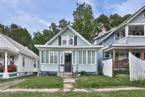 7 Putnam St, Troy, NY 12180