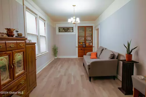 1440 State St, Schenectady, NY 12304 photo 3