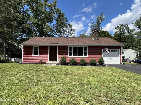 27 Springfield Ave, East Greenbush, NY 12061