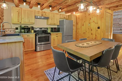 Dining - 60 Algonquin Trl, Jay, NY 12941 photo 2 of 2