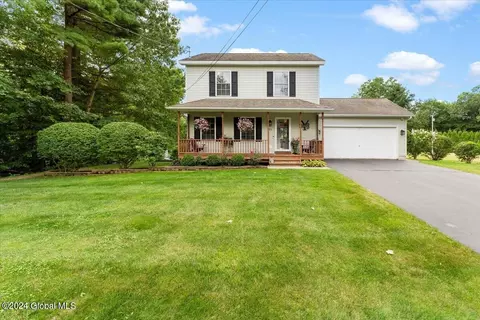 45 Eagan Rd, Queensbury, NY 12804