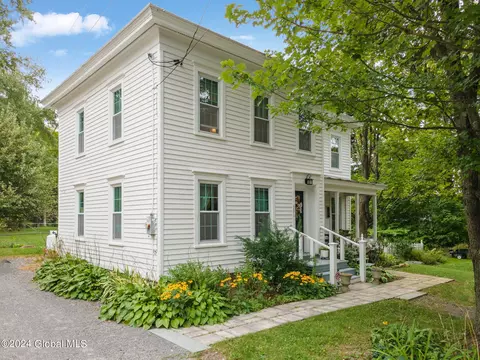201 School Dr, Duanesburg, NY 12056