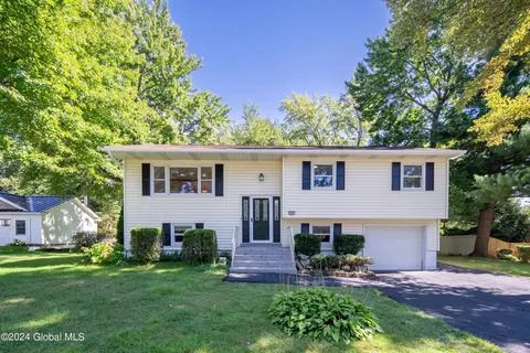 42 Marriner Ave, Colonie, NY 12205