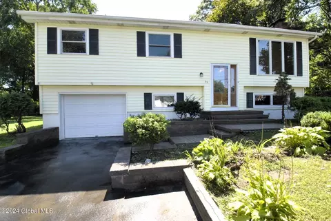 94 Rapple Dr, Albany, NY 12205