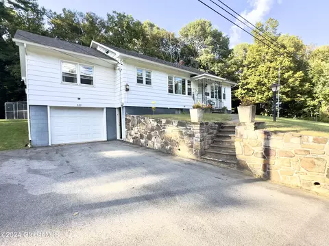 325 Goodman Rd, Fort Ann, NY 12827