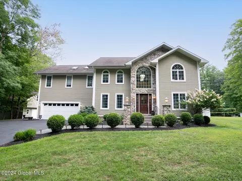 304 Miller Rd, East Greenbush, NY 12061