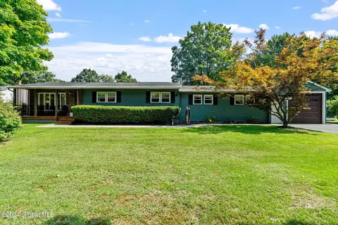 254 Chamberlin Hill Rd, West Sand Lake, NY 12196