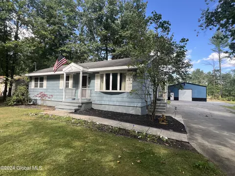 212 Redmond Rd, Moreau, NY 12831
