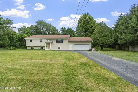 64 Millard Rd, Melrose, NY 12121