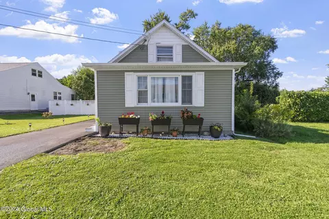 Exterior - 1222 Cullen Ave, Schenectady, NY 12309 photo 1 of 10
