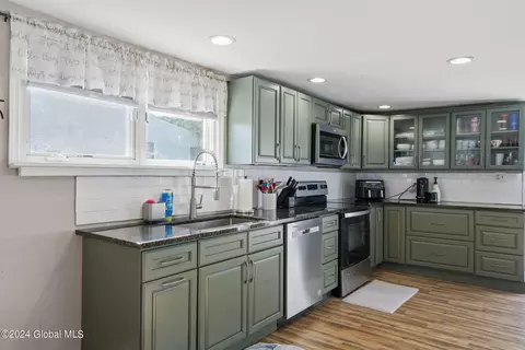 Kitchen - 1222 Cullen Ave, Schenectady, NY 12309 photo 2 of 4