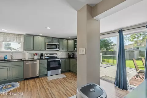 Kitchen - 1222 Cullen Ave, Schenectady, NY 12309 photo 4 of 4