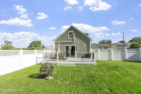 Exterior - 1222 Cullen Ave, Schenectady, NY 12309 photo 5 of 10