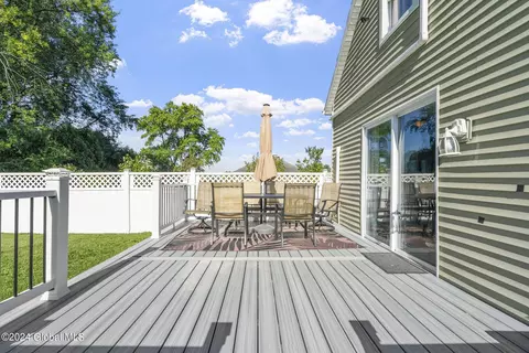 Exterior - 1222 Cullen Ave, Schenectady, NY 12309 photo 3 of 10