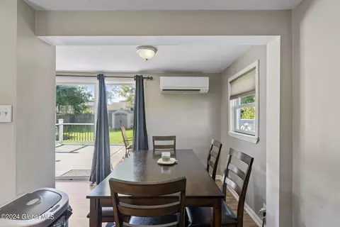Dining - 1222 Cullen Ave, Schenectady, NY 12309 photo 2 of 2