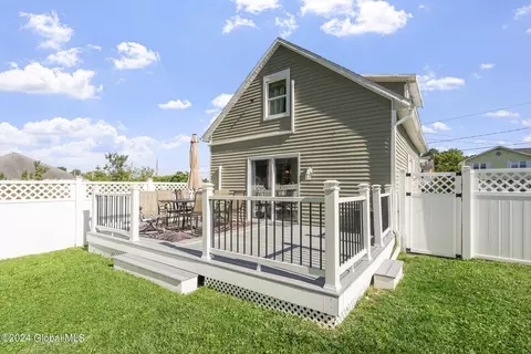 Exterior - 1222 Cullen Ave, Schenectady, NY 12309 photo 4 of 10
