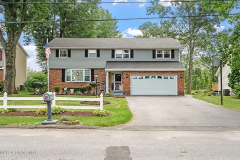 136 Fabian Dr, Rotterdam, NY 12306