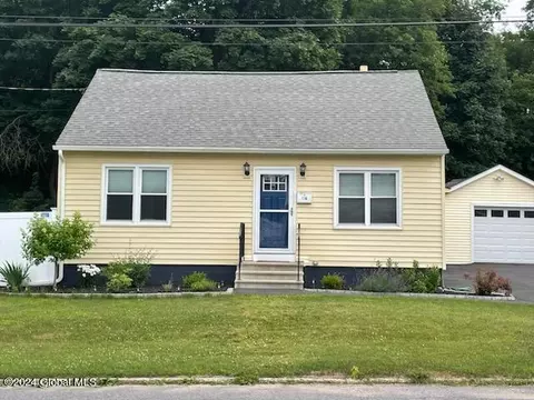 116 Pershing Dr, Glenville, NY 12302