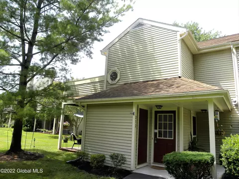 212 Victory Way, Clifton Park, NY 12065