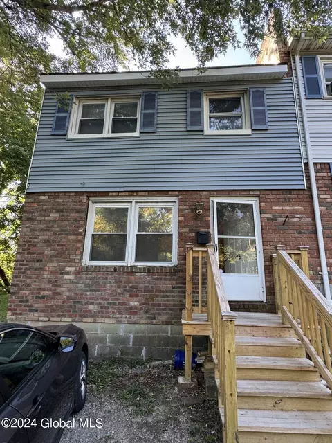 98 Mount Hope Dr, Albany, NY 12202