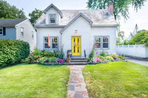 41 Van Buren St, Albany, NY 12206