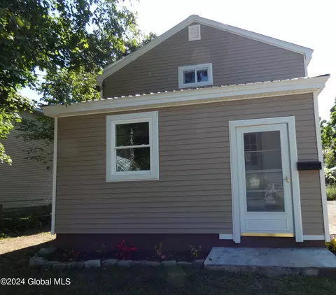 19 Douglas Ave, Glens Falls, NY 12801