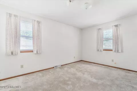 4 Ives Ct, Schenectady, NY 12309 photo 25