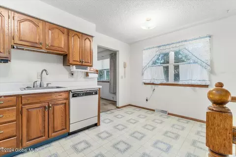 4 Ives Ct, Schenectady, NY 12309 photo 15