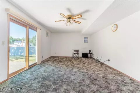 4 Ives Ct, Schenectady, NY 12309 photo 11