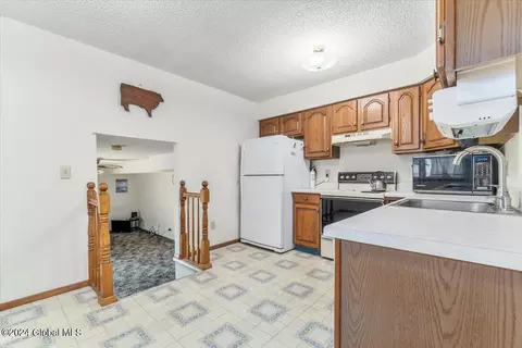 4 Ives Ct, Schenectady, NY 12309 photo 14