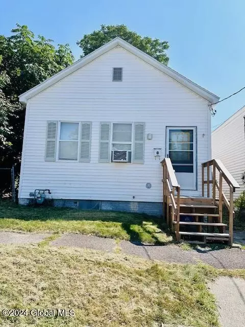 1602 2nd St, Rensselaer, NY 12144