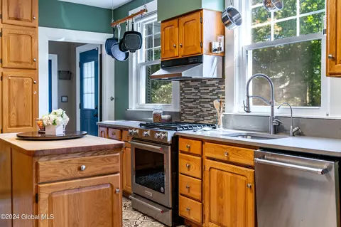 Kitchen - 1065 Avon Rd, Schenectady, NY 12308 photo 2 of 5
