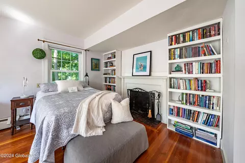 Bedroom - 1065 Avon Rd, Schenectady, NY 12308 photo 3 of 8
