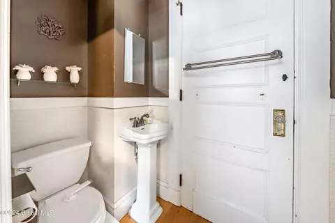 Bath - 1065 Avon Rd, Schenectady, NY 12308 photo 1 of 5
