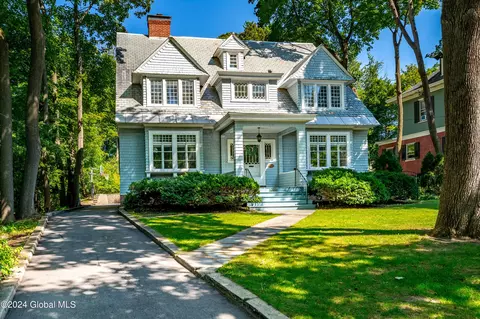 1065 Avon Rd, Schenectady, NY 12308