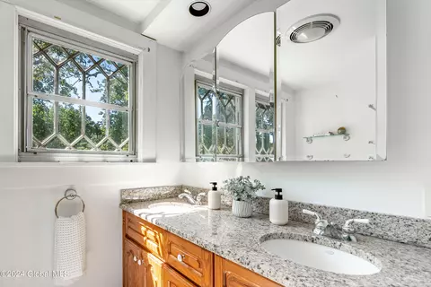 Bath - 1065 Avon Rd, Schenectady, NY 12308 photo 3 of 5