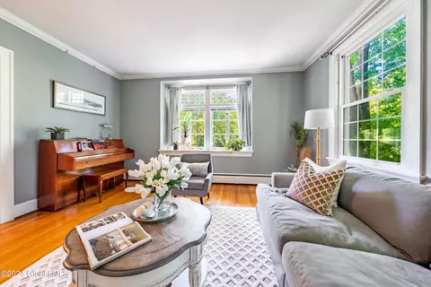 Living - 1065 Avon Rd, Schenectady, NY 12308 photo 2 of 4