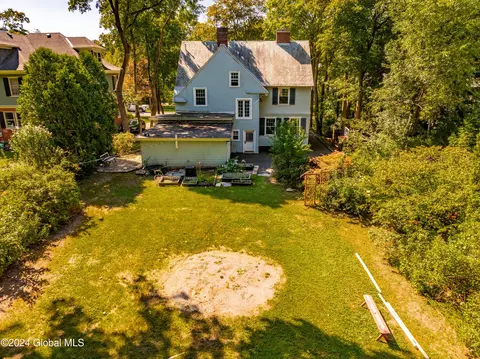 Exterior - 1065 Avon Rd, Schenectady, NY 12308 photo 8 of 11
