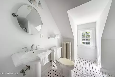 Bath - 1065 Avon Rd, Schenectady, NY 12308 photo 5 of 5