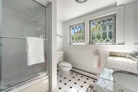 Bath - 1065 Avon Rd, Schenectady, NY 12308 photo 2 of 5